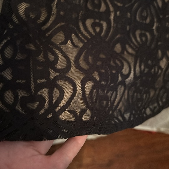 Amazing lace dress by forever 21 - Picture 3 of 11